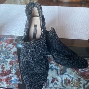 SENSO  booties with zipper detail around ankles, pre used, unique RARE 😎🥸